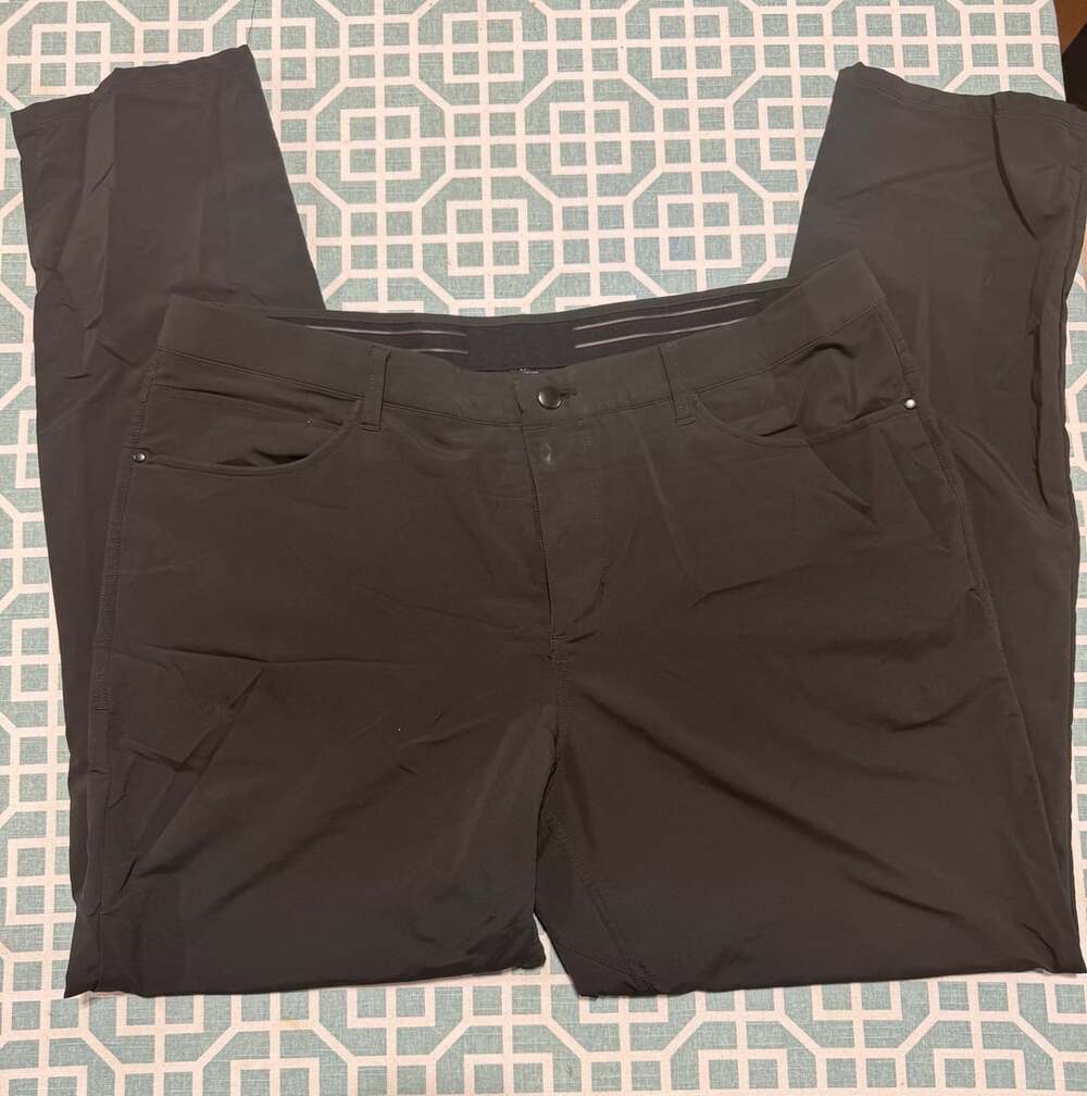 Kirkland Signature Tech Pants 40x34 Black Performance Stretch